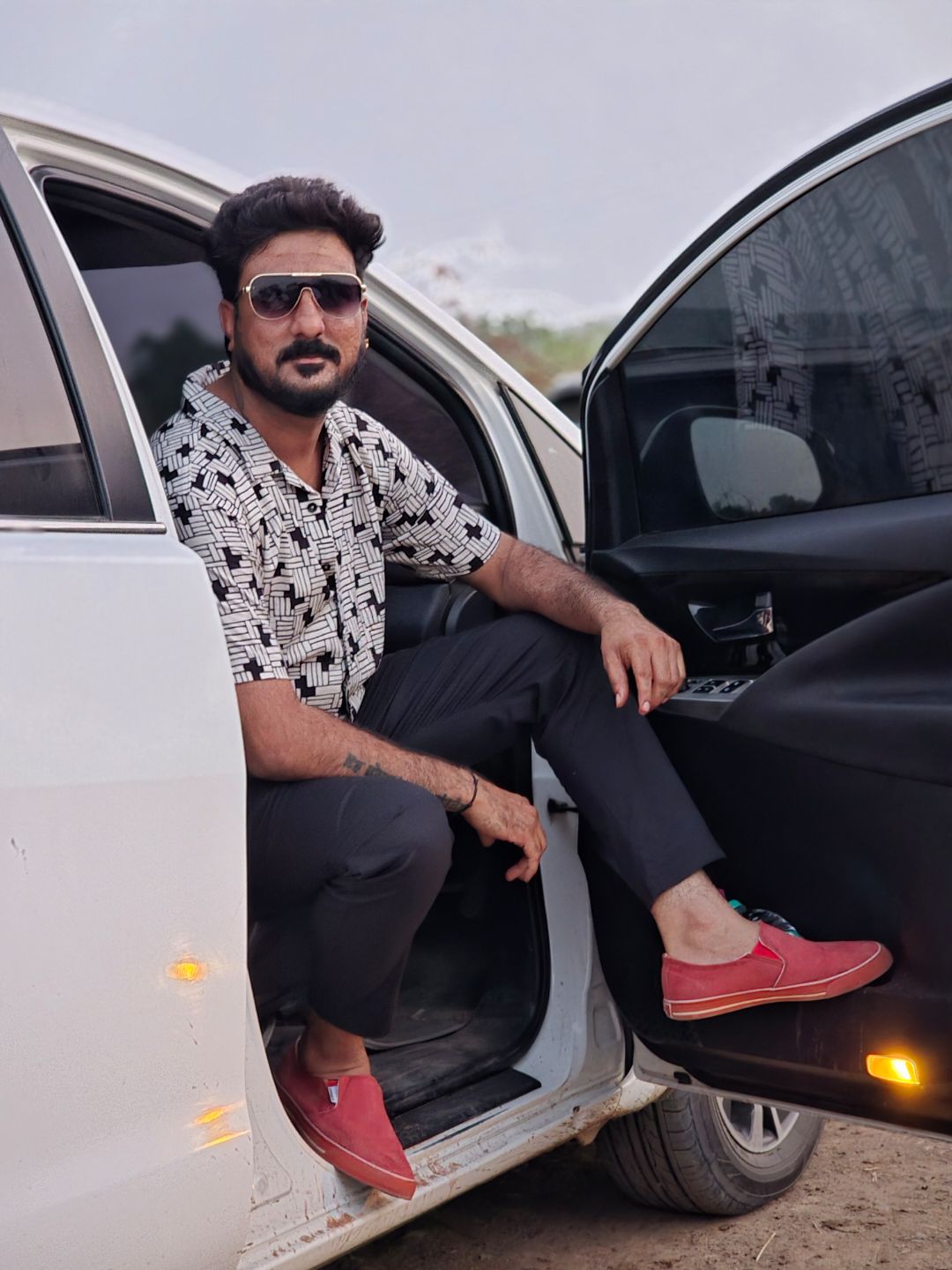 BULLET DESAI (BHAVESH)